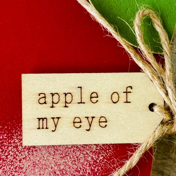 *Apple of My Eye Wooden Apple Shelf Sitter - Picture 7 of 13